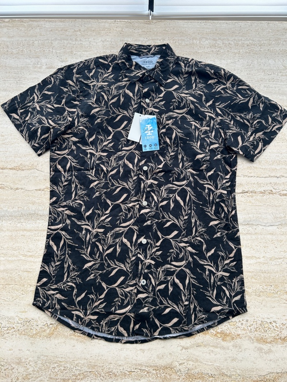 NEW 🆕 Izod Black Short-Sleeve Button-Down with Cream Botanical Print